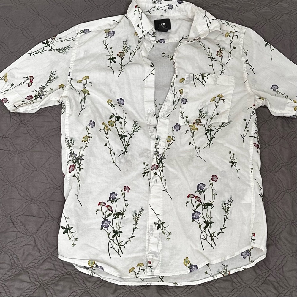 H&M White Floral Casual Button Down Shirt